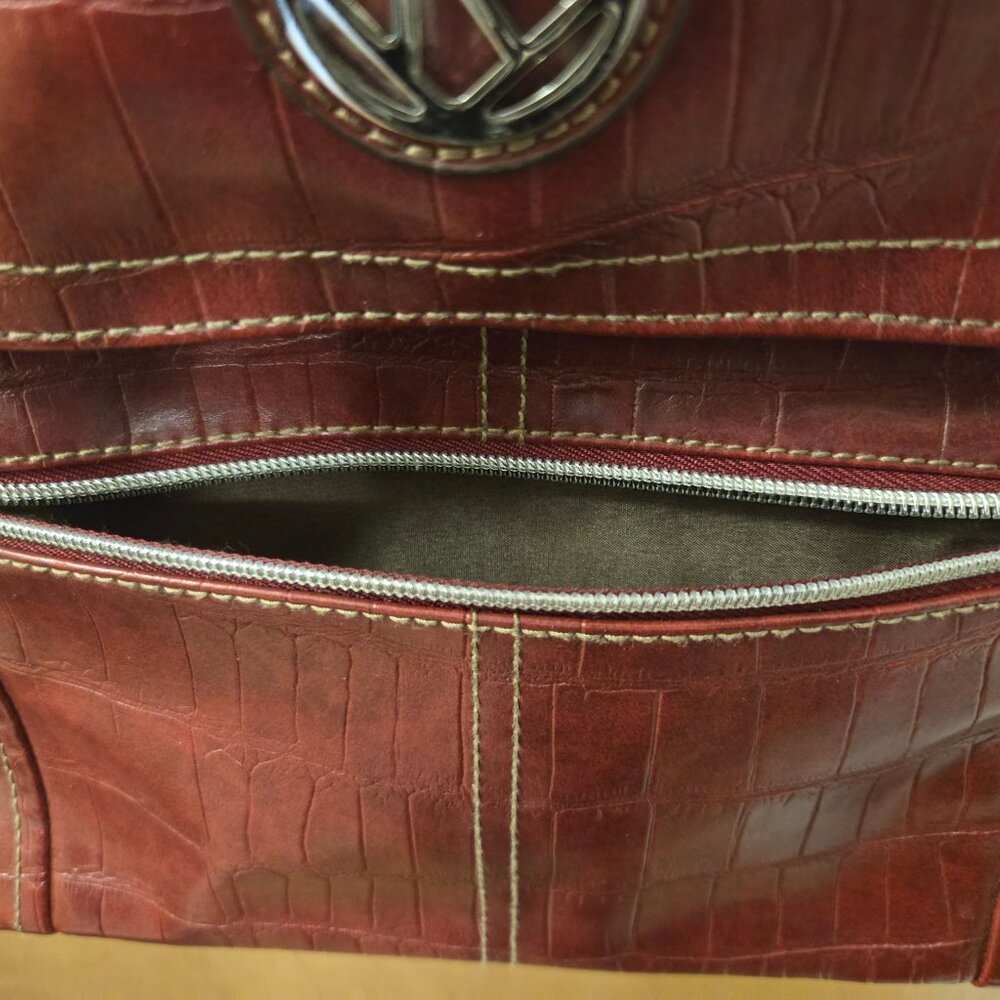 Relic dark red crossbody purse - Picture 2 of 14